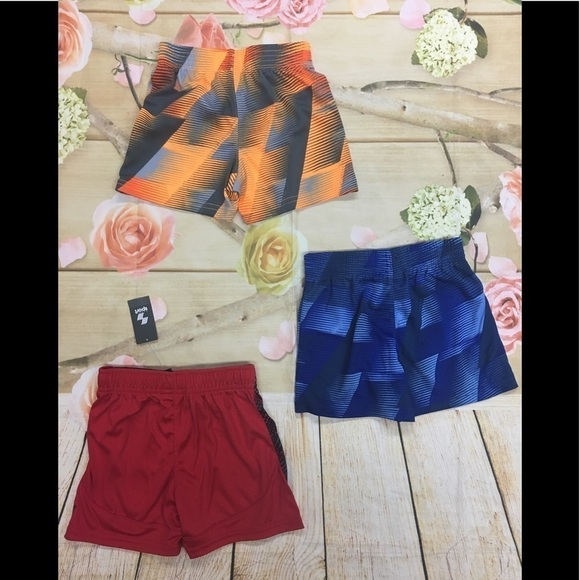 Children's Place baby sport shorts 12-18m - Picture 2 of 2
